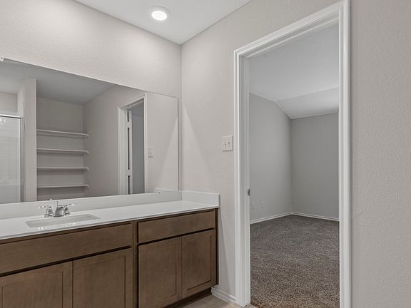 5th image of 3037 Hidden Valley Dr