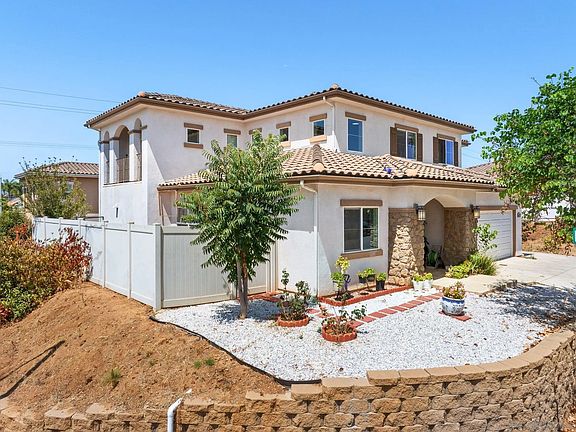 4th image of 1675 Felicita Ln
