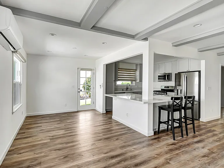 5840 Coldwater Canyon Ave #2 — Photo 6