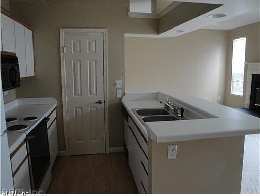 5th image of 3212 Jade Ct APT 103