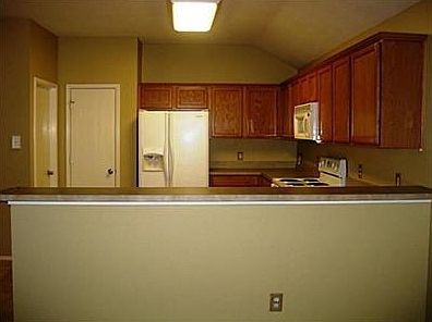 5th image of 2033 Clinton Dr