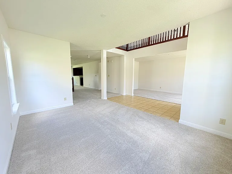 2946 Heirloom Ln — Photo 4
