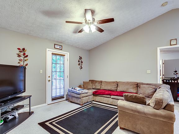 3rd image of 4218 Peacock Ln