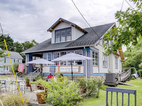 4288 Main St, Chincoteague, VA 23336