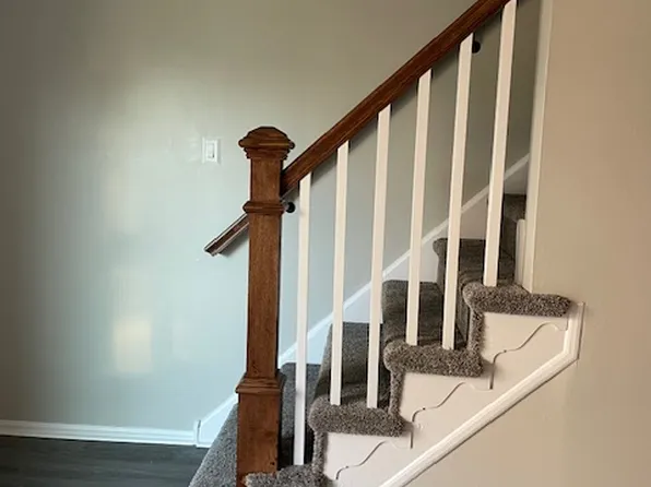 947 Village Ln, Pottstown, PA 19464