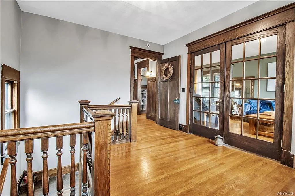 3 bed, 1600 sqft, $2,300 — Photo 1