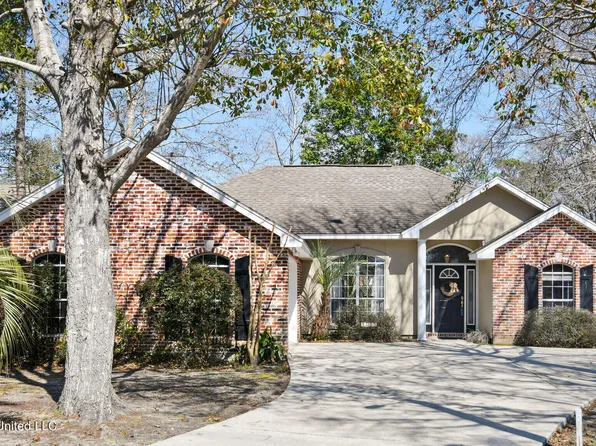 9719 Pokai St, Diamondhead, MS 39525