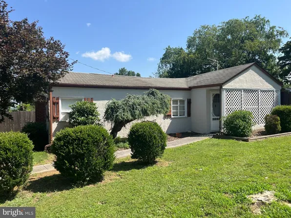 12 Corron Dr, Front Royal, VA 22630