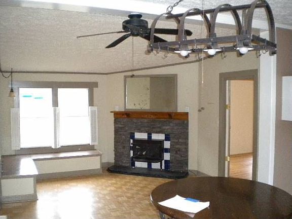 3rd image of 304 Fairdale Dr