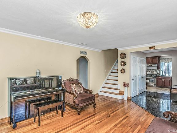 5th image of 233 Collins Avenue