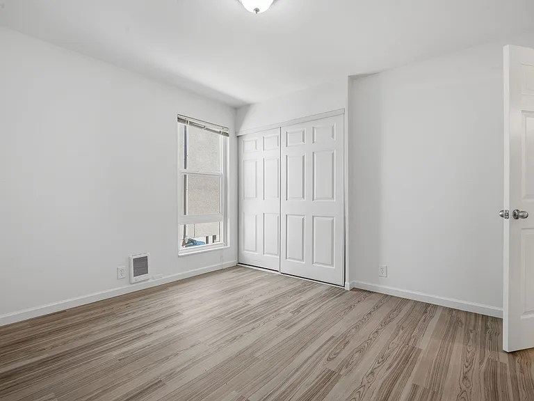 611-615 Apartments — Photo 12