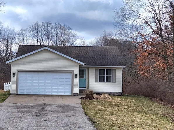 3193 W White Lake Dr, Whitehall, MI 49461