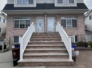 131 Darnell Ln #B, Staten Island, NY 10309