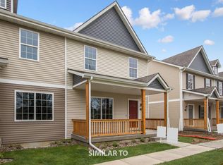 2628 Lexington Dr, Norwalk, IA 50211
