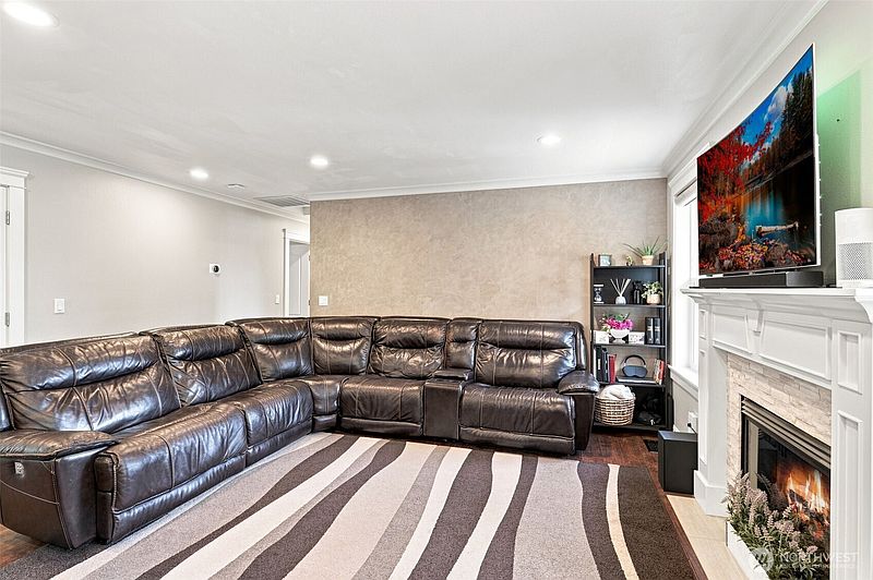 4th image of 211 S 78th Street