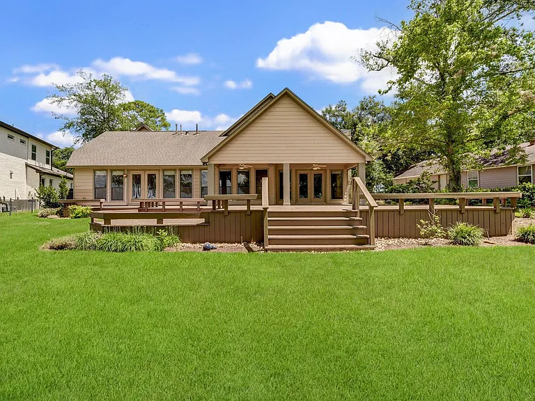 10045 Valley Dr S — Photo 44
