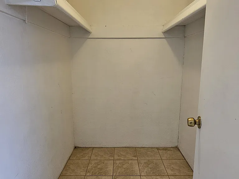 1649 S 7th Ave #B — Photo 6