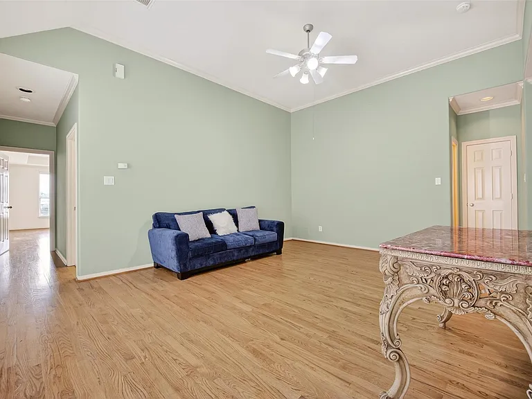 10134 Holly Chase Dr — Photo 13
