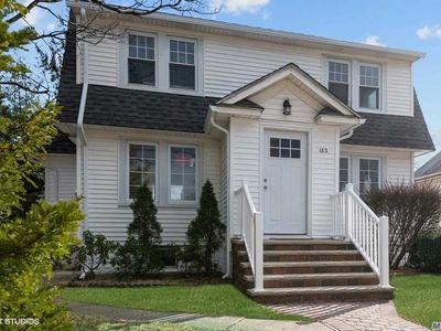 162 Central Ave, Lynbrook, NY, 11563