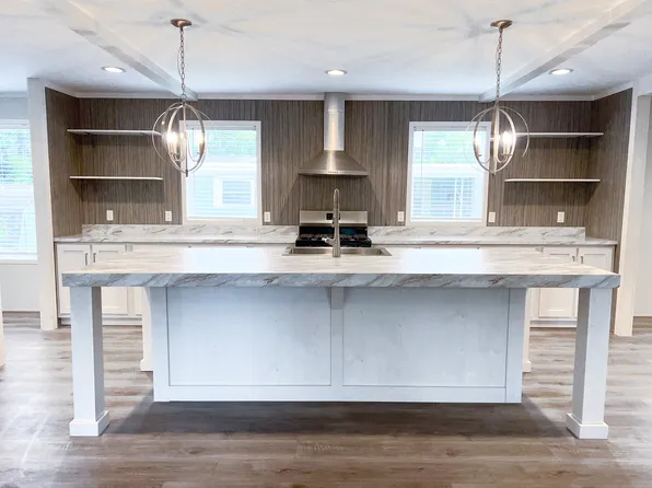 5628-560 American Made Plan, Leslie Estates