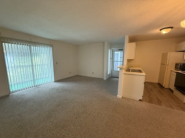 1356 Glenns Bay Rd #J207 — Photo 2