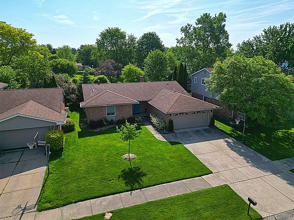 2nd image of 6198 Raintree Dr