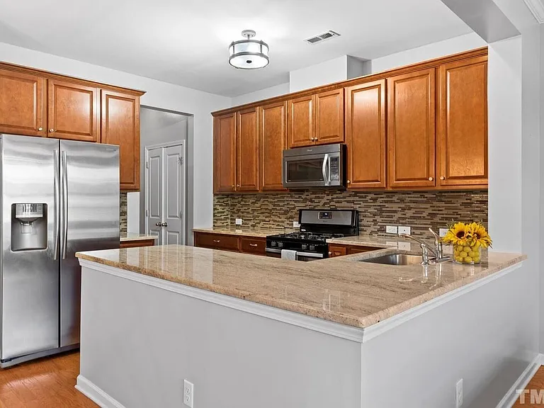 2438 Baslow Dr — Photo 14