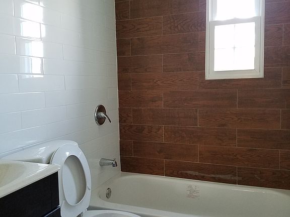 4th image of 1255 E 223rd St