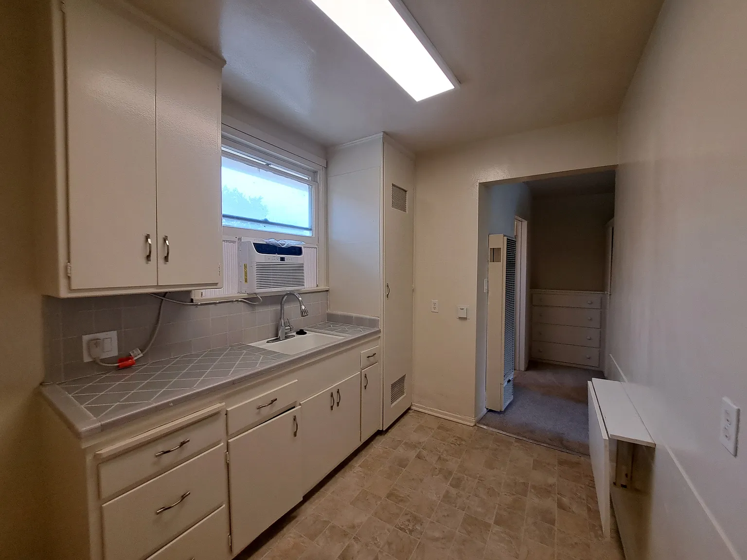 Hollywood Way 301 - Q — Photo 2