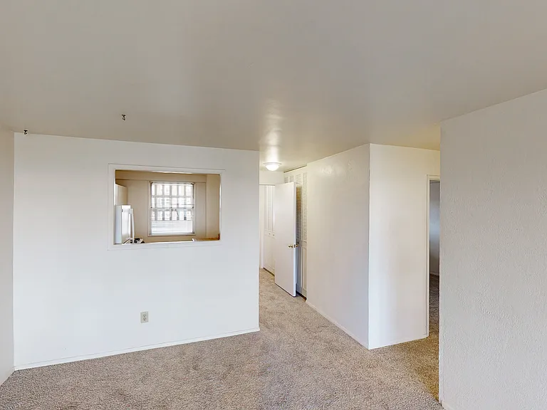 Fountain Place Apartments — Photo 11