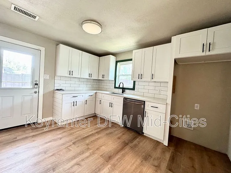 2703 Downing Ave — Photo 25