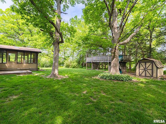 4th image of 244 Whispering Oaks Dr