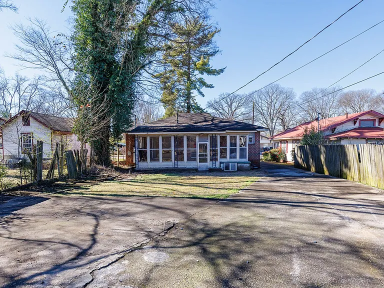 4329 Harmon St — Photo 7