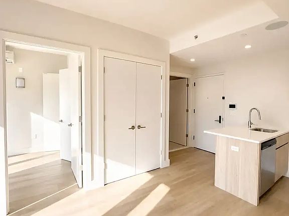 4th image of 91 Bruckner Blvd #301
