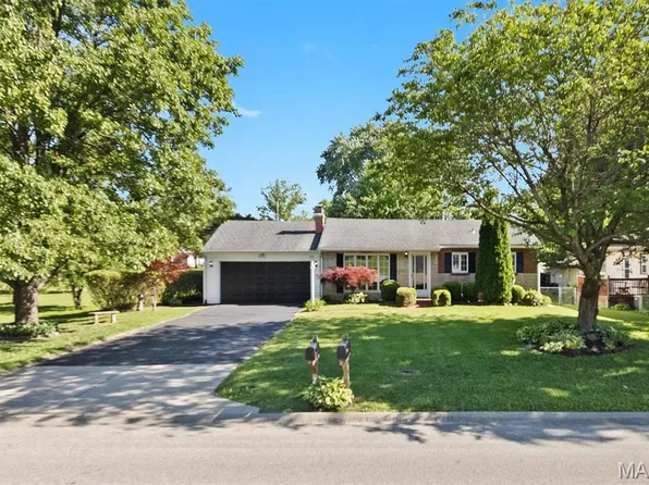 212 Kassing Ave, Fairview Heights, IL 62208
