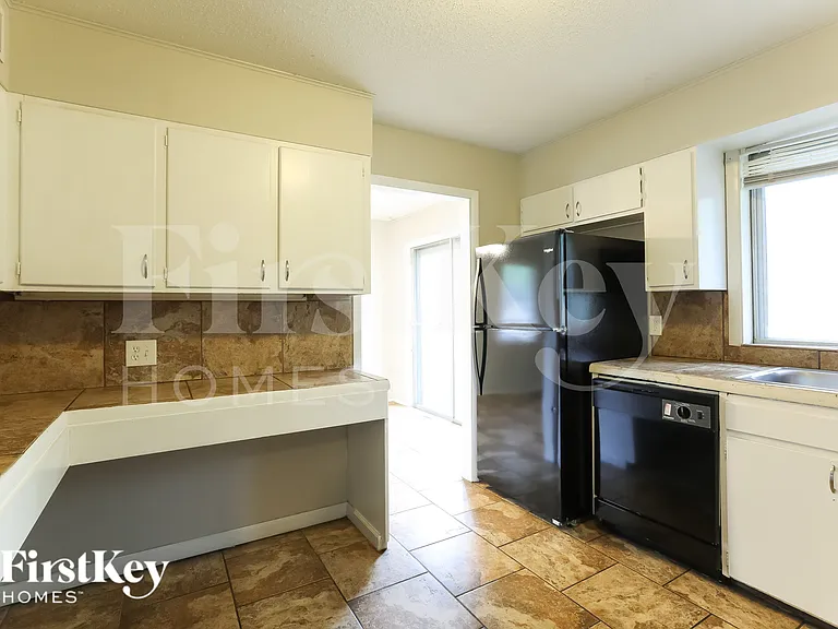 9207 Manchester Ave — Photo 7