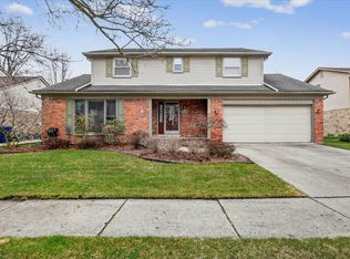 7637 Embassy Dr, Canton, MI 48187