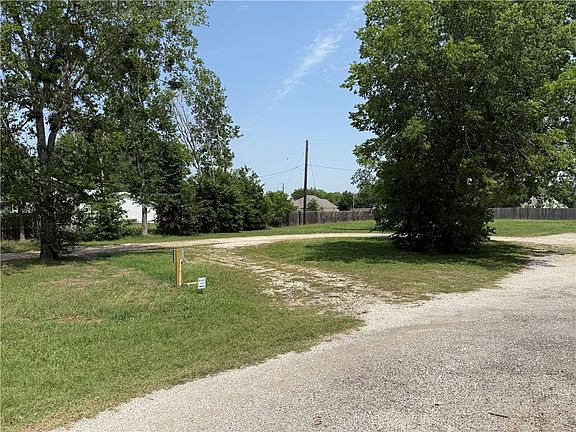 4th image of 1805 W Highway 21 Hwy