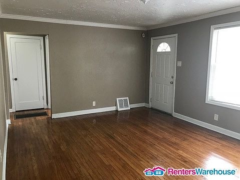 5th image of 6648 Thurston Ave