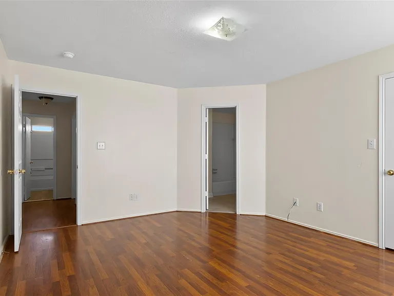 5815 Clerkenwell Dr — Photo 16