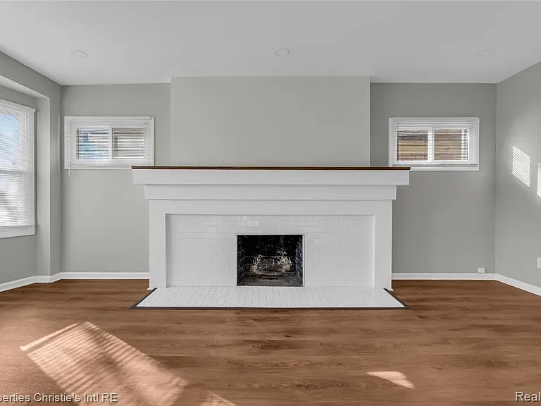 2508 Clairmount St — Photo 4