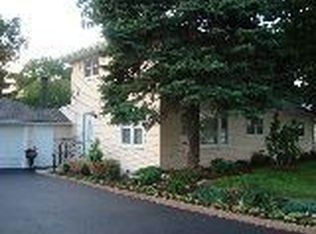 9040 S Nashville Ave, Oak Lawn, IL 60453