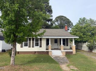 702 W Main St, Benson, NC 27504