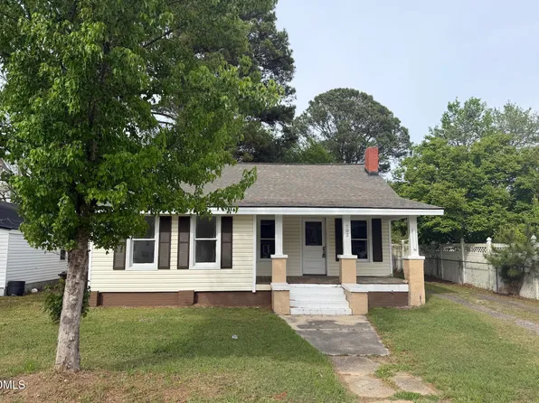 702 W Main St, Benson, NC 27504