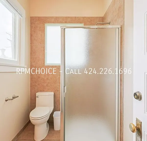 910 W 23rd St #2 — Photo 31