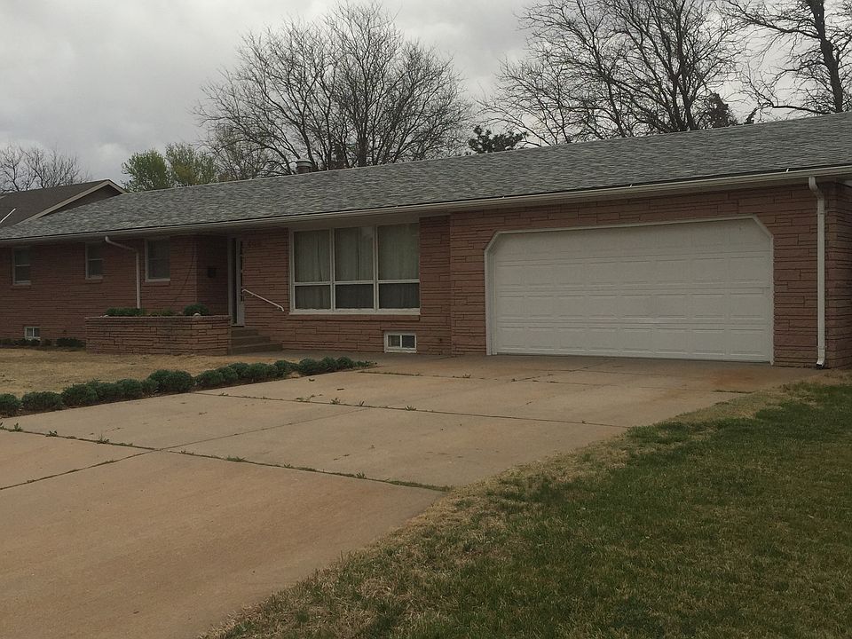 1st image of 403 Campus Dr