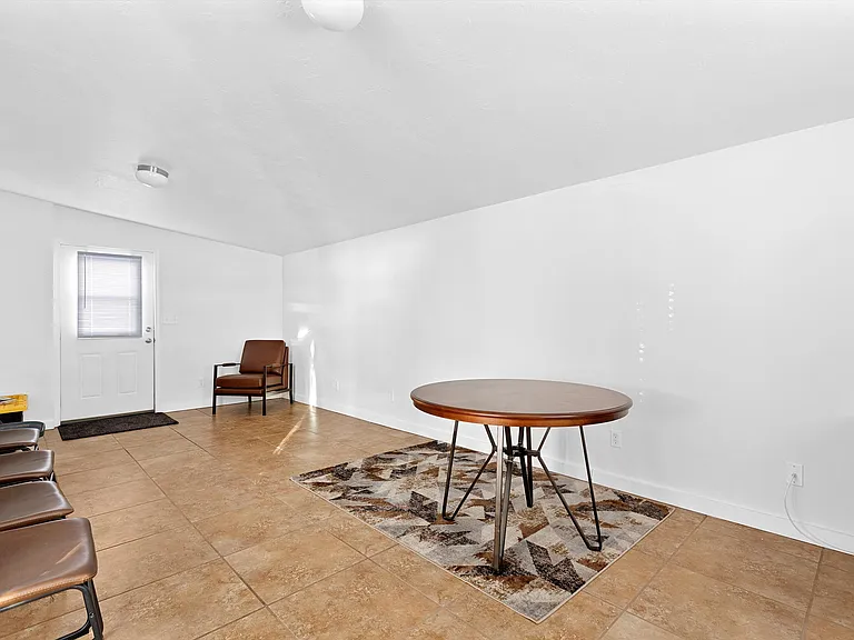 1824 Howell St — Photo 22
