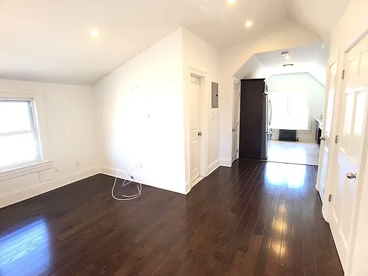 Rented by NY Space Finders Inc. | media 10