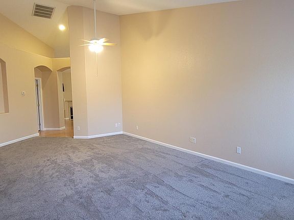 5th image of 332 Avila Dr
