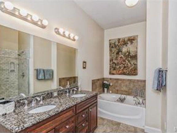 2nd image of 1001 Mississippi Ave #5